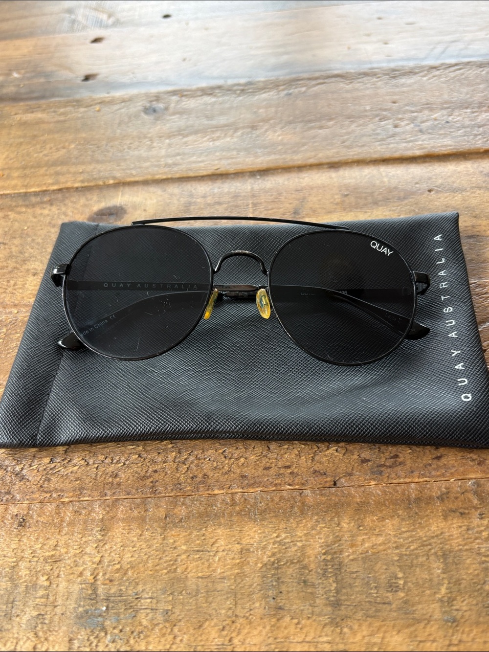 Quay Australia outshine 126 sunglasses in black